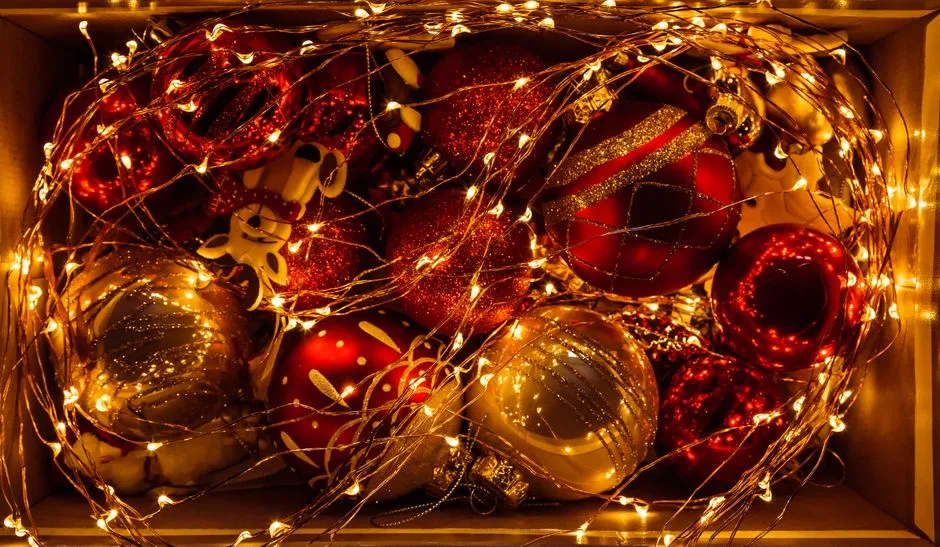Festive Christmas Ornaments With Sparkling Fairy L Jigsaw Puzzle Free Online Jigsaw Puzzle