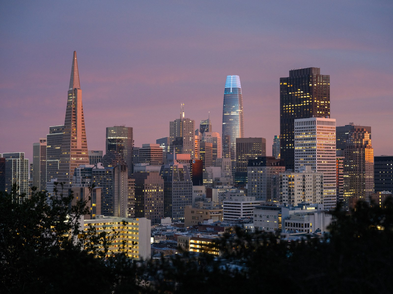 A View Of A City Skyline At Dusk Jigsaw Puzzle Free Online Jigsaw Puzzle