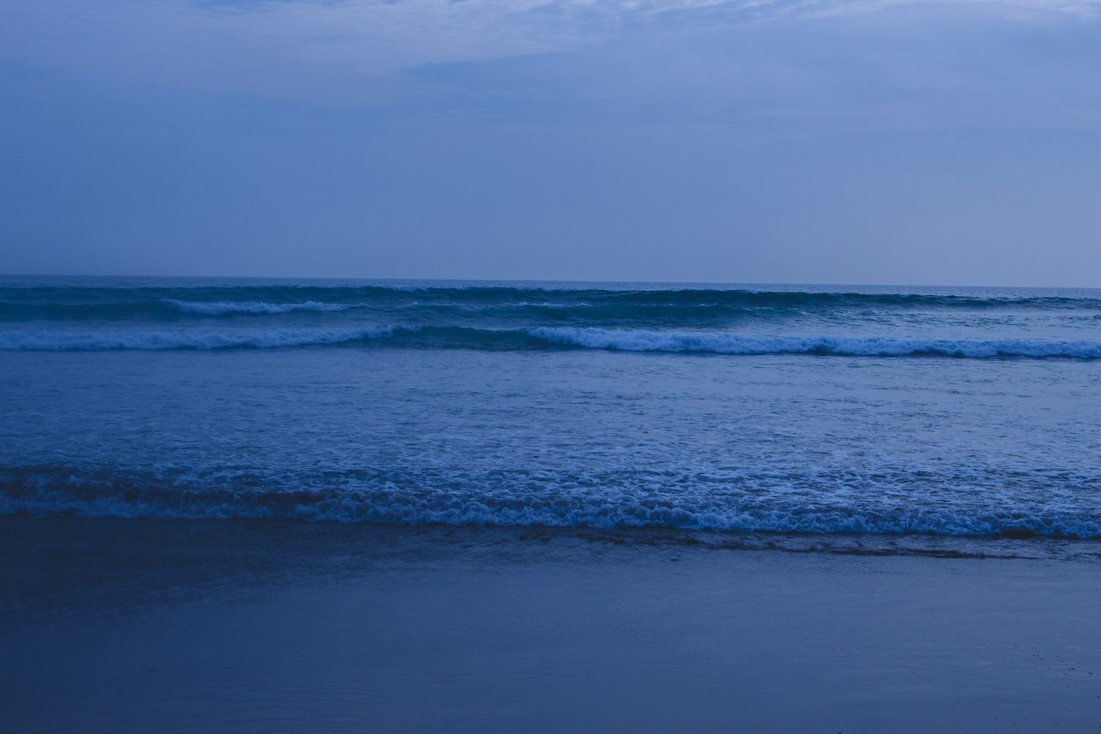 Ocean Waves Crashing On Shore During Daytime Jigsaw Puzzle Free Online Jigsaw Puzzle